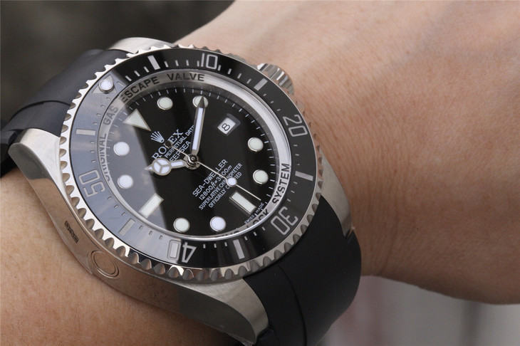 劳力士潜航者系列116660黑鬼王V7终极版胶带款精仿手表